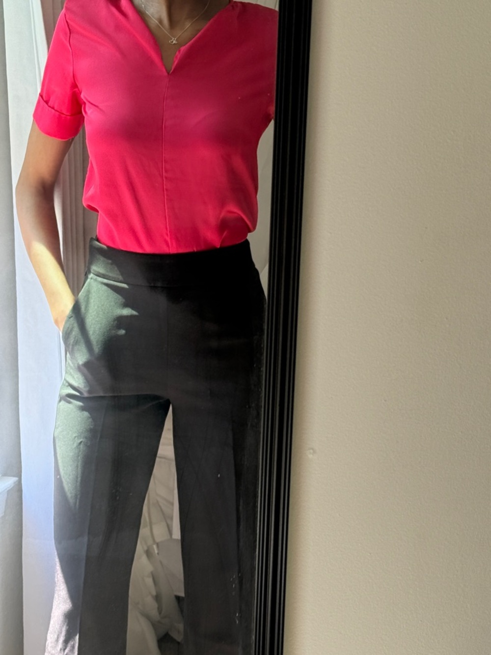 Women’s Hot Pink V-Neck Short Sleeve Top